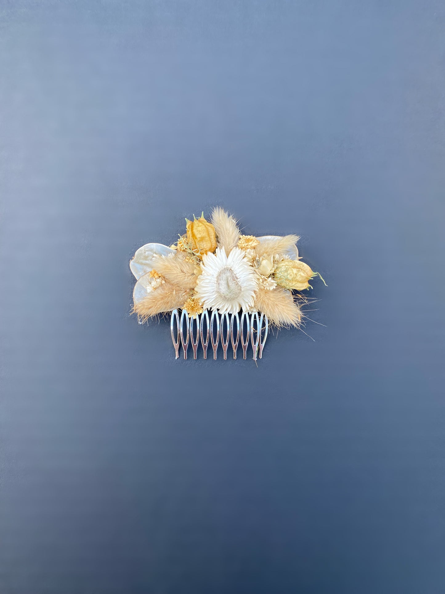Ennui x Atirú Neutral Flower Comb