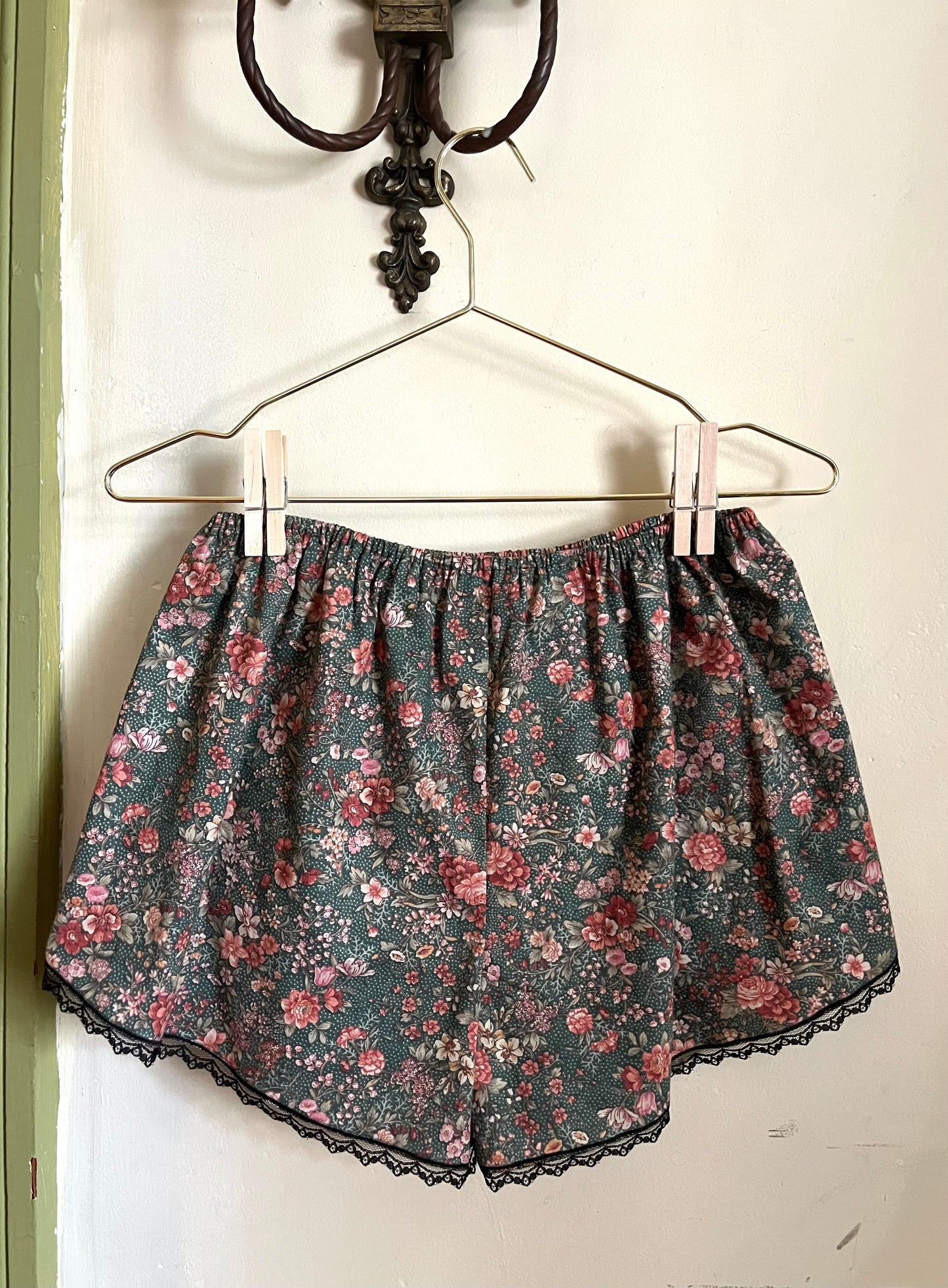 Picnic Short in Nightshade Paisley