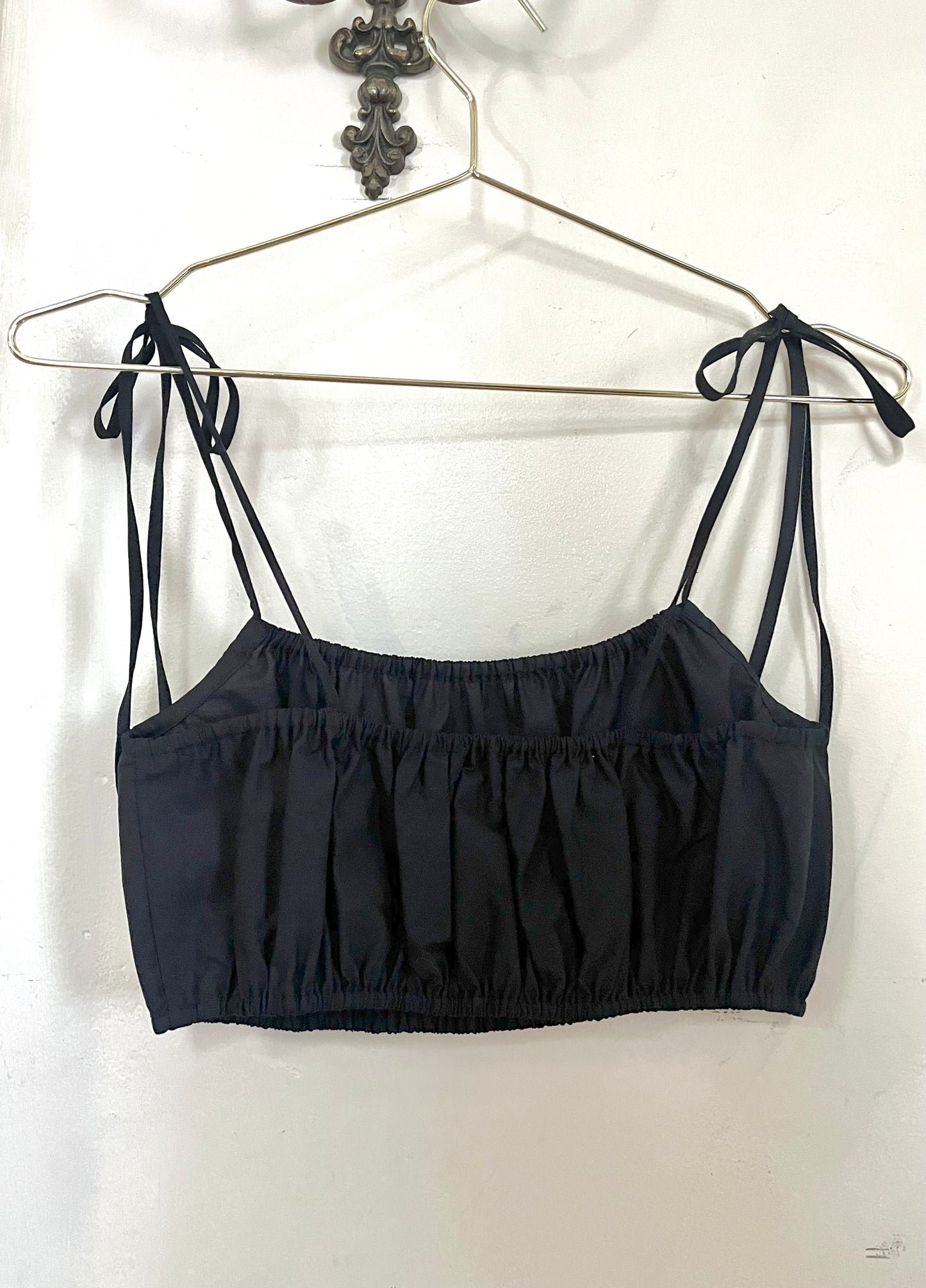 Picnic Top in Noir