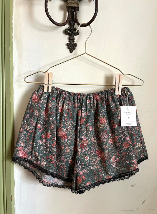 Picnic Short in Nightshade Paisley