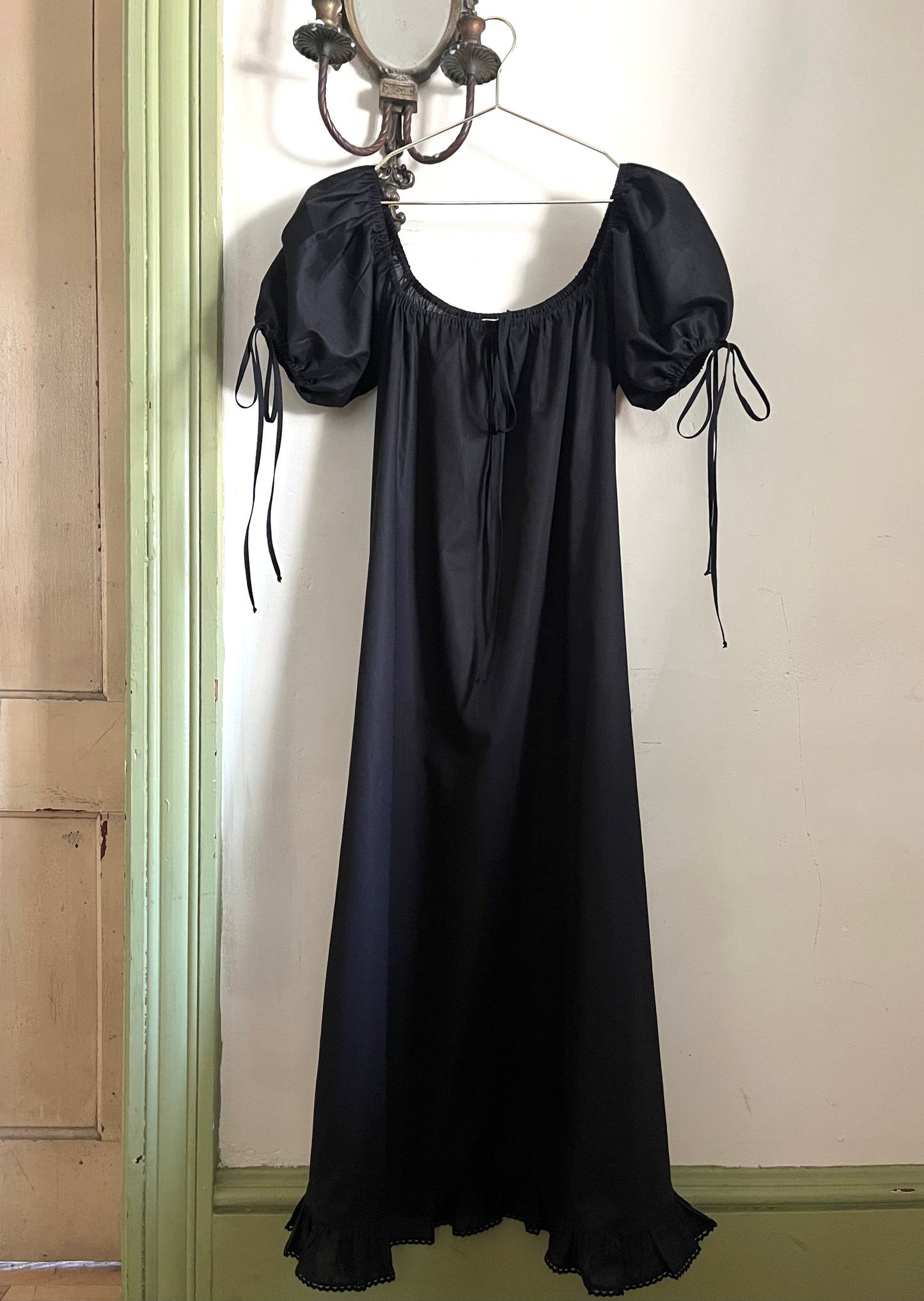 Millie Housedress in Noir