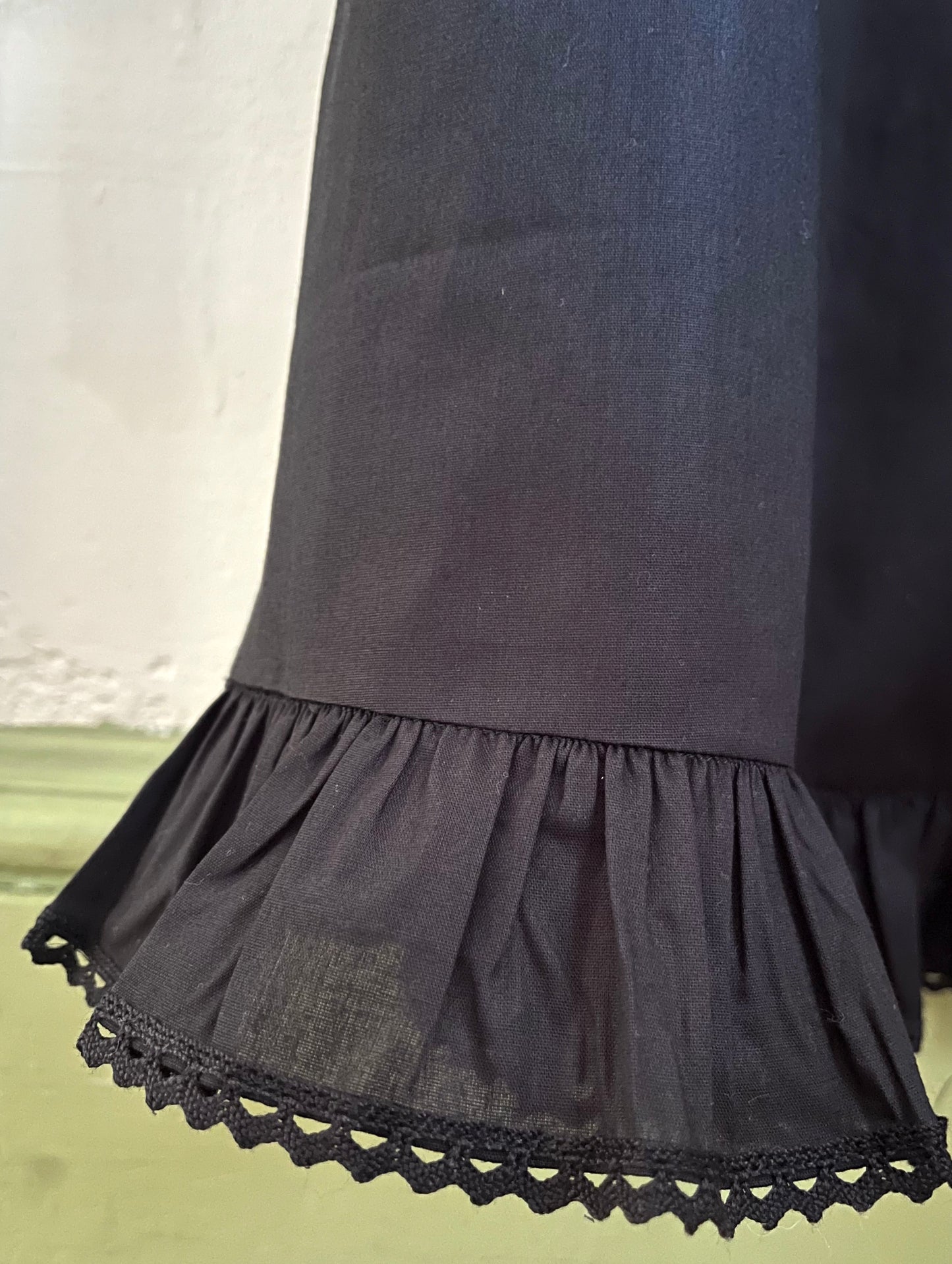 Millie Housedress in Noir