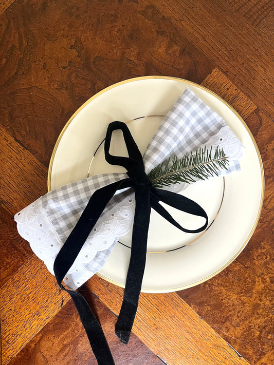 Dinner Napkins in Fog Gingham with Wide Scalloped Lace (Set of 4)