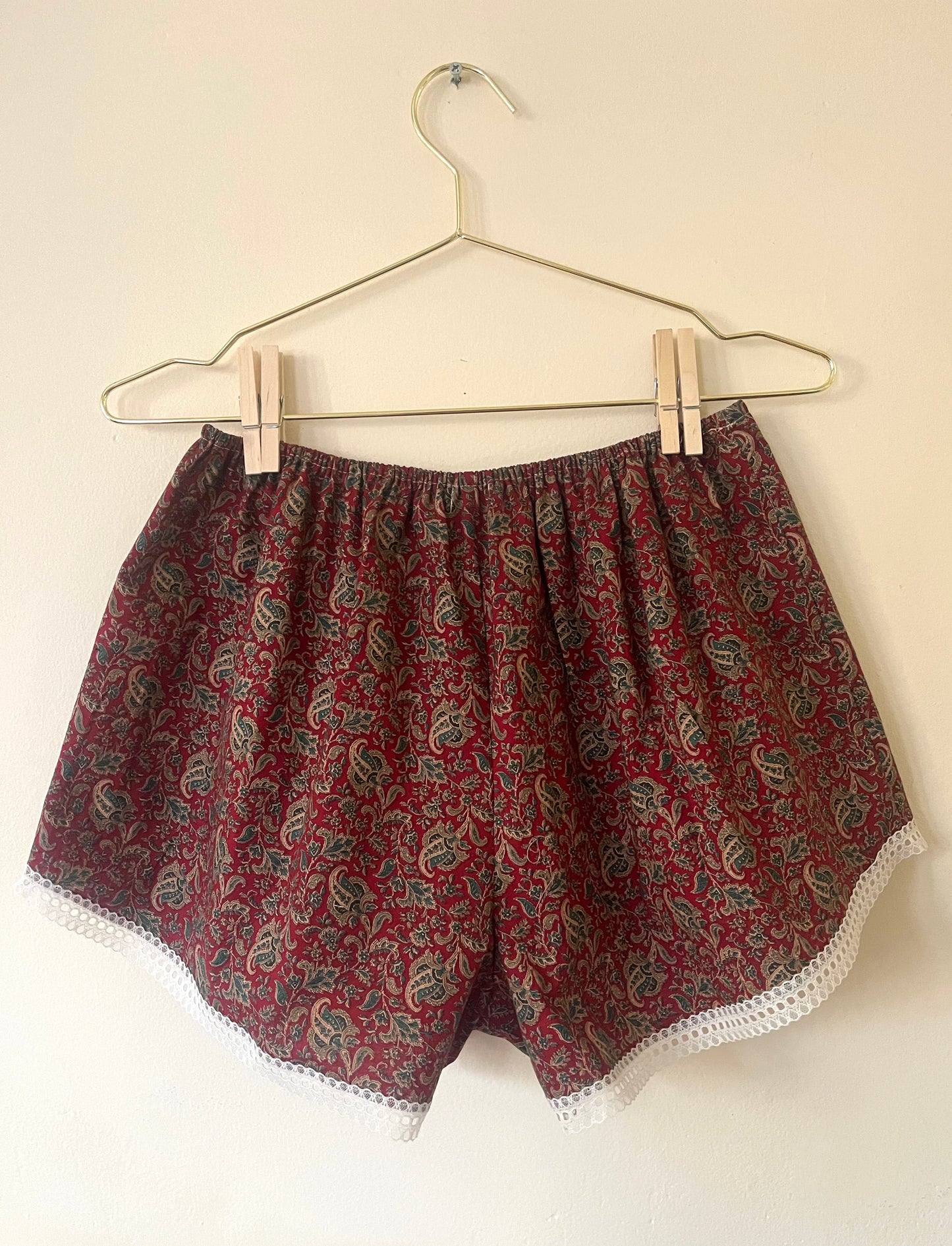 The Bloomer in Garnet Paisley