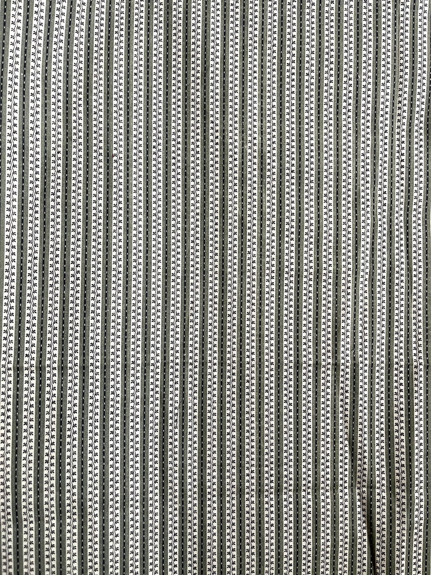 Picnic Short in Olive Stripe