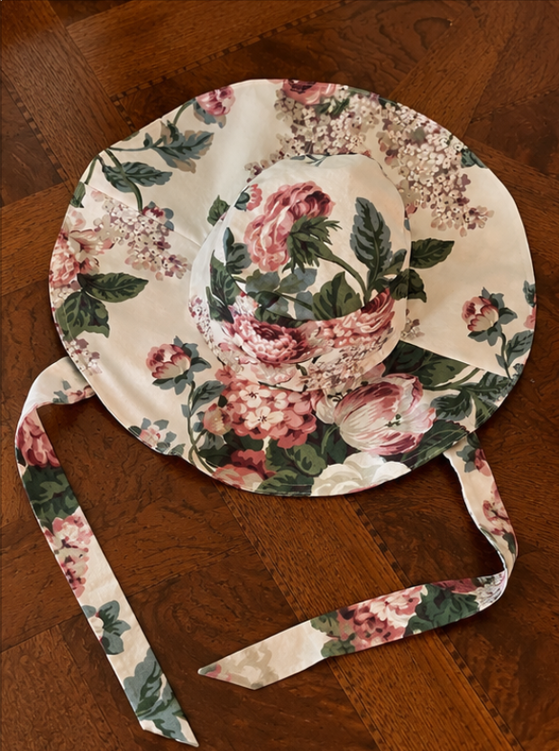 The Sun Bonnet in Garden Floral