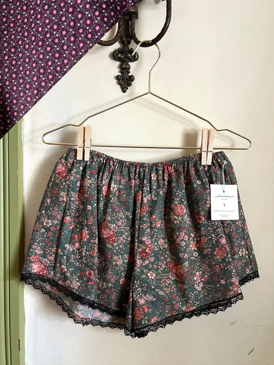 Picnic Short in Fleur du Vin